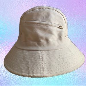 Vintage White Bucket Hat with Pockets